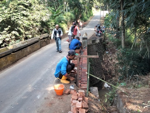 Kutawis Karangnagka (Perbaikan Jembatan).jpg