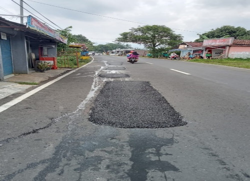 Selaganggeng Serayularangan (Penambalan).jpg