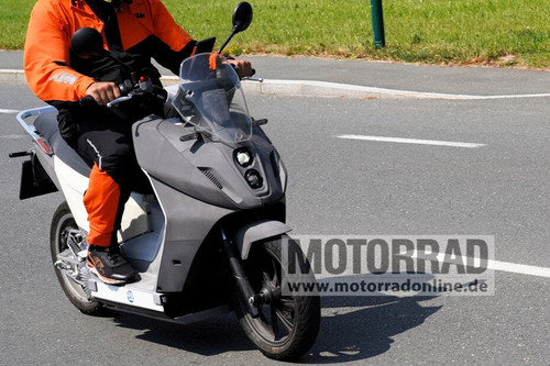 KTM E Scooter 1.jpg