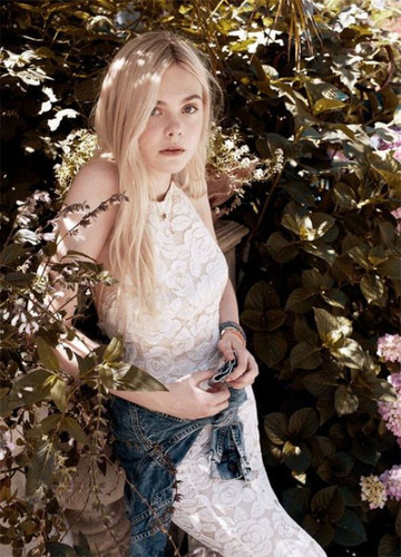 Elle Fanning 12 1.jpg