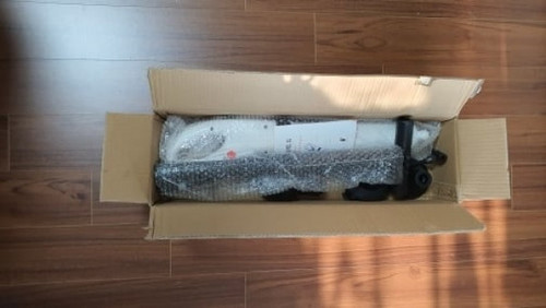 fv85FHVL7BlmJQX.jpg