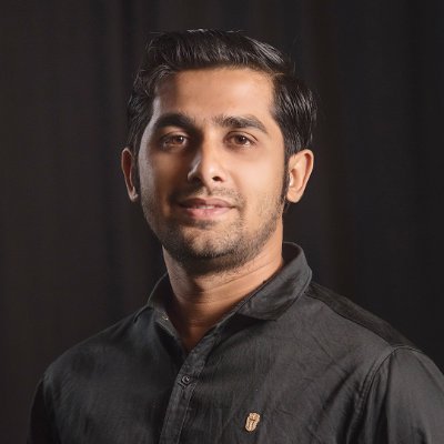 YjM6KDVh 400x400.jpg