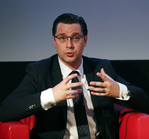 idiota populista.jpg