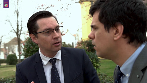 idiota populista.jpg