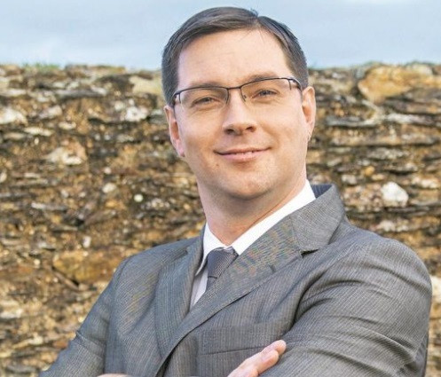 idiota populista.jpg