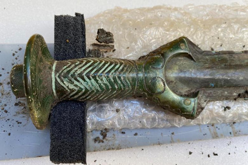 Noerdlingen Bronzezeitliches Schwert Deta.jpg