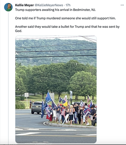 Monosnap Stop Voting for Republicans on Twitter: %22@KellieMeyerNews And they can’t get into Bedmins.png