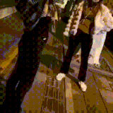 年轻就是好，倒头就睡.gif