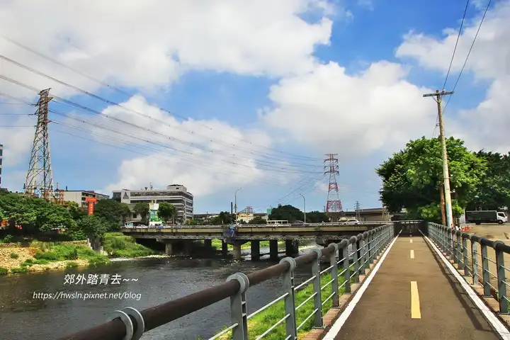 自行車道在過了南崁溪橋後，路線就會從右岸變成了左岸