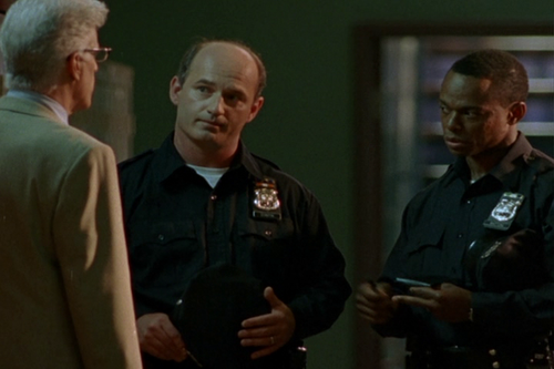 Knights.of.the.South.Bronx.2005.NTSC.DVD.REMUX.DD.2.0 SPLiFF 00.12.43.png