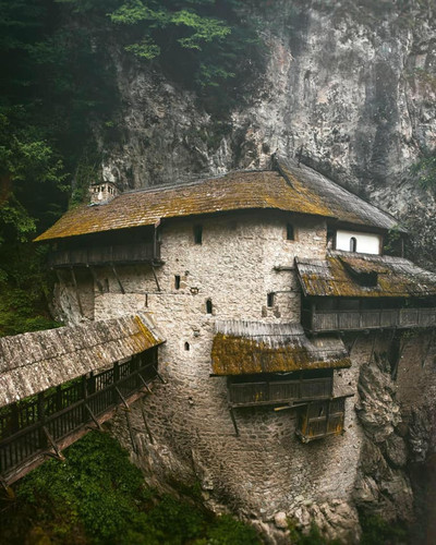 123013131 103168518265779 7436825761437402065 n.jpg