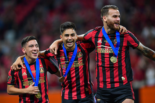 ATLANTA, GA  AUGUST 27:  Atlanta's Ezequiel Barco (8), Gonzalo "Pity" Mart?nez (10), and Leandro Gon.jpg