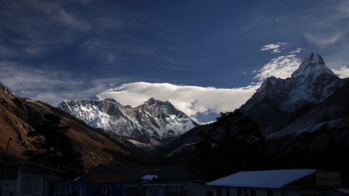 Everest and Lhotse 8414m, Lhotse middle 8410m and Lhotse Shar 8393m and Ama Dablam far left.jpg