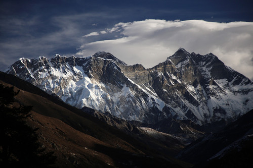 Everest 8848m and Lhotse 8414m, Lhotse middle 8410m and Lhotse Shar 8393m.jpg