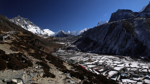 Dingpouche and Island Peak 6189m centre frame, below Lhotse and Lotse Shar 8393.jpg
