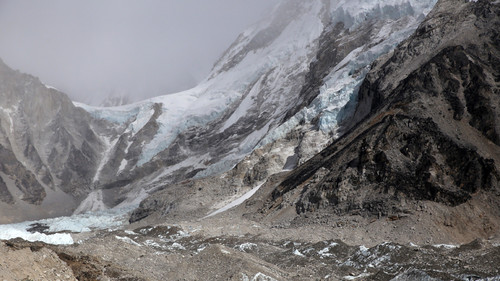 Ice falls on the Khumbu Glacier.jpg