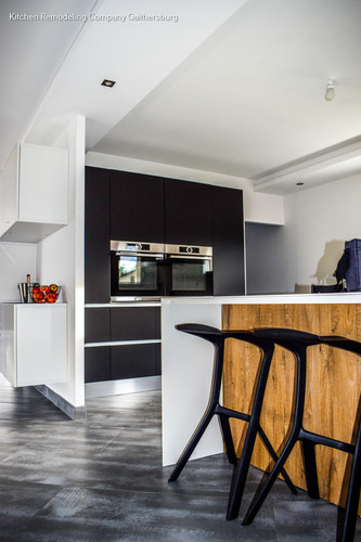 Black & White Kitchen and Bath 9.jpg