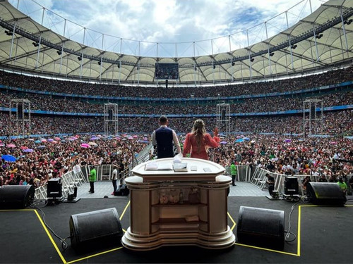 Evento com Bispo Bruno Leonardo é marcado por confusão na Arena Fonte Nova;  veja vídeo - Portal Salvador FM