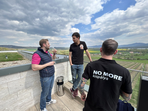 9C9582F3 BDF1 4B80 BC94 83553B0D42D7.jpg