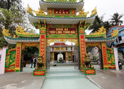 le hoi thuy long thanh mau 1.jpg