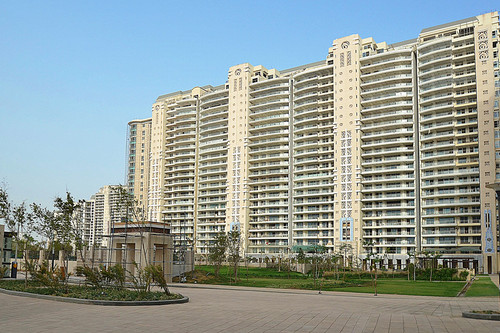 Service Apartments in DLF Magnolias Gurgaon.jpg