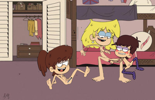 Lynn Luna and Lori lesbian.jpg