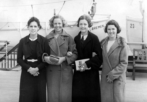 1934 Wightman Cup team returns home B W.jpg