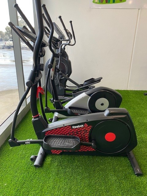 reebok Zjet 430 cross trainer.1.jpg