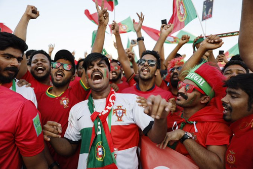 portugal team fans.png