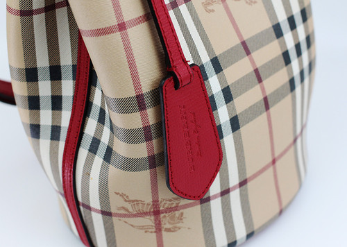 burberry 40571571 6.jpg