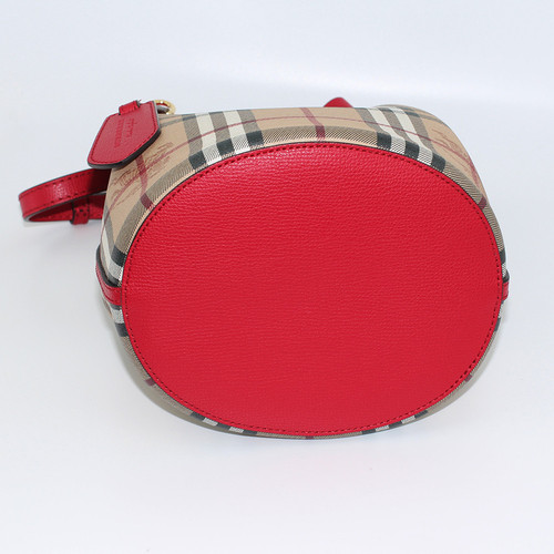 burberry 40571571 7.jpg