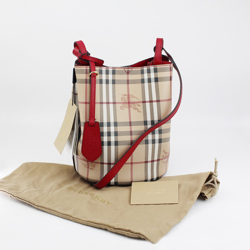 burberry 40571571 10.jpg