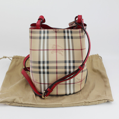 burberry 40571571 5.jpg