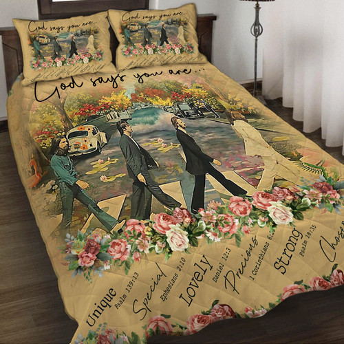 AH0143 mockup bedding.jpg