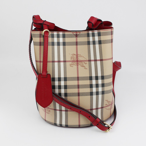 burberry 40571571 2.jpg