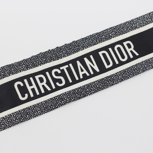 saintlaurent 015MON106I601 3.jpg