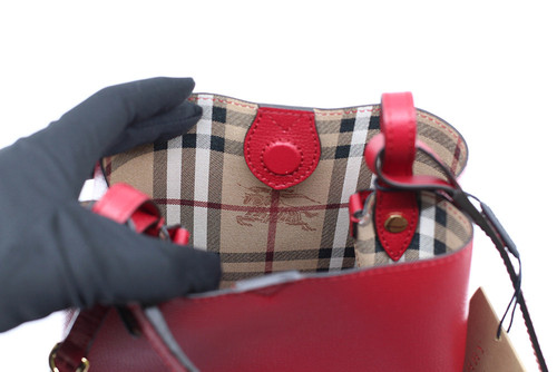 burberry 40571531 5.jpg