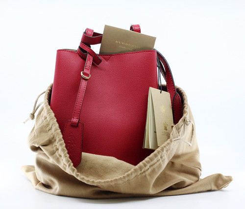 burberry 40571531 6.jpg