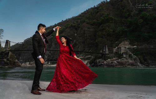 A dance of merriment is the best way to express love for each other.jpg