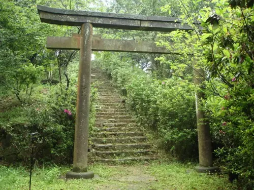 000031 猴硐神社鳥居.webp