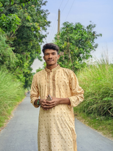 LMC 20230423 121826 馃帹 Top Dslr Short 馃帹.PORTRAIT.jpg