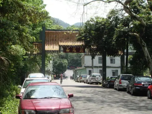 00004 飛鳳山牌坊.webp