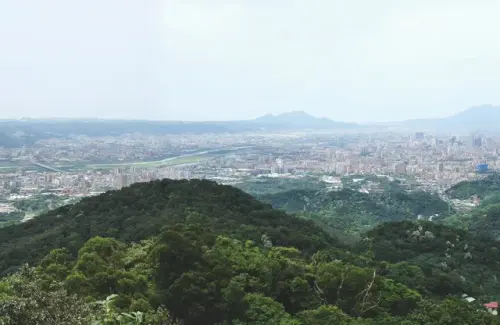 00015 天山上眺望土城.webp