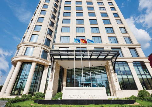 1923 CÔNG TY CỔ PHẦN TẬP ĐOÀN ĐẤT XANH.jpg