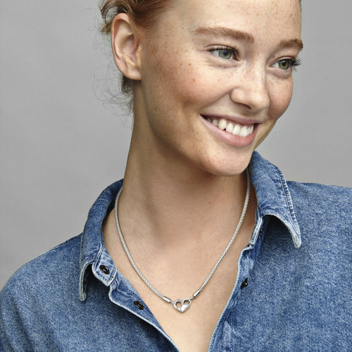 HIGH 392451C00 ABC123 MODEL eCOM 01 RGB.jpg