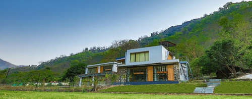 Family Weekend Getaways Near Delhi | Resorts in Rishikesh.jpg
