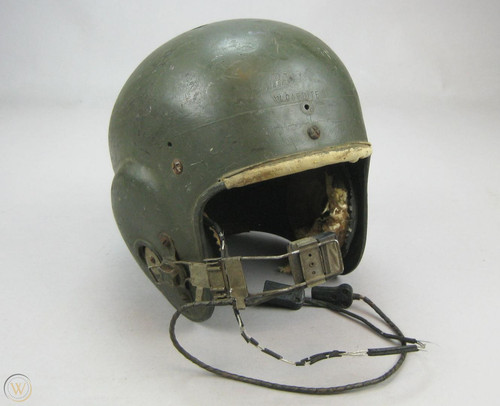 1950s army usmc tanker flight helmet 1 c2c0bc1f3224bcfe43c9f57473bdec36.jpg