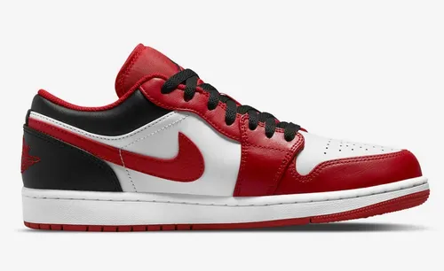 nikejordan1lowbulls.webp