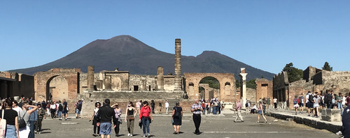 Pompeii 10.8.jpg