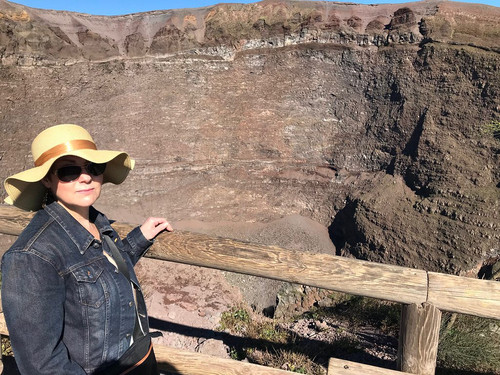 At the peak of Mt. Vesuvius 10.8.jpg